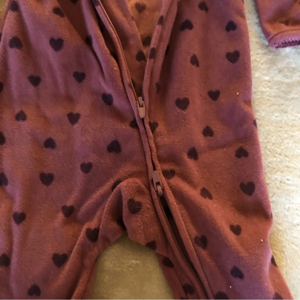 NWT Carter’s Baby Heart Print 2 Ways Zip Fleece Size 6 Months keeps baby Warm